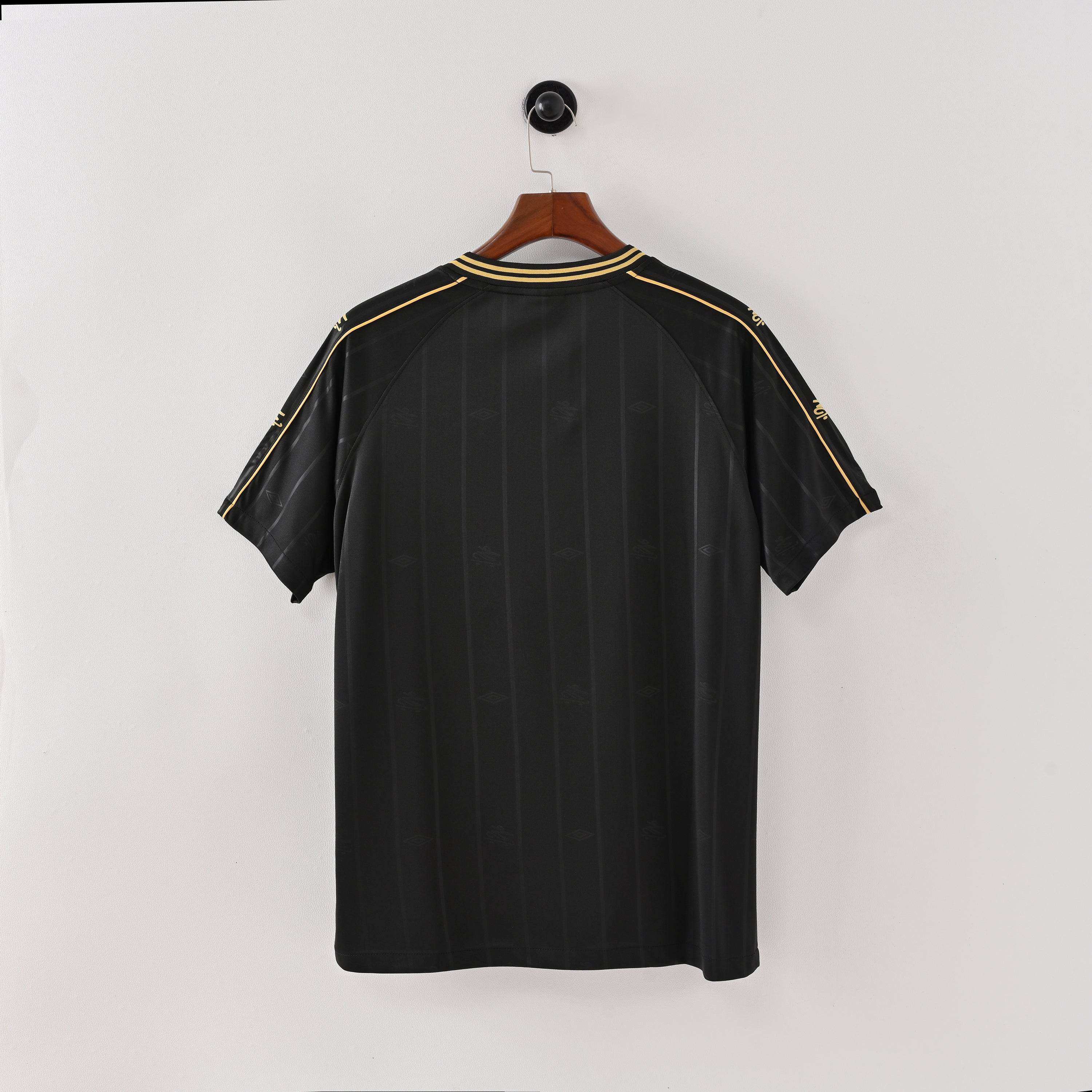 Maillot Santos 2024/25 Noir Charlie Brown Jr – Édition Spéciale Collector - JERSEY 