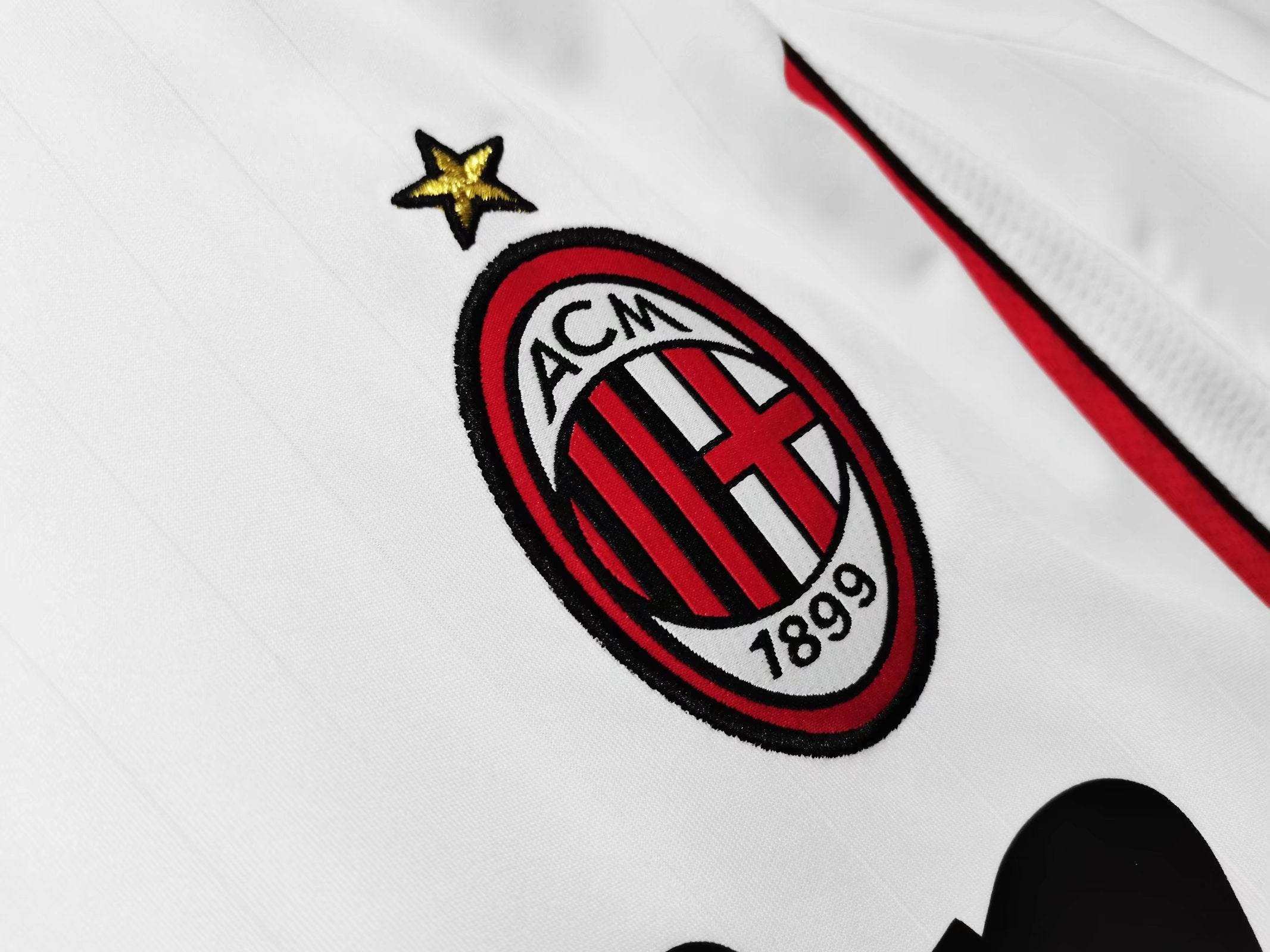 Maillot AC Milan 2006/07 Blanc Ligue des Champions - Édition Vintage Officielle - JERSEY 